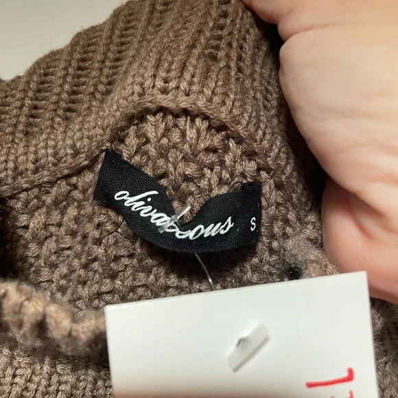 Olivaceous Sweater. Size: Small. NWT. Brown. Long Sleeve. - Picture 5 of 7